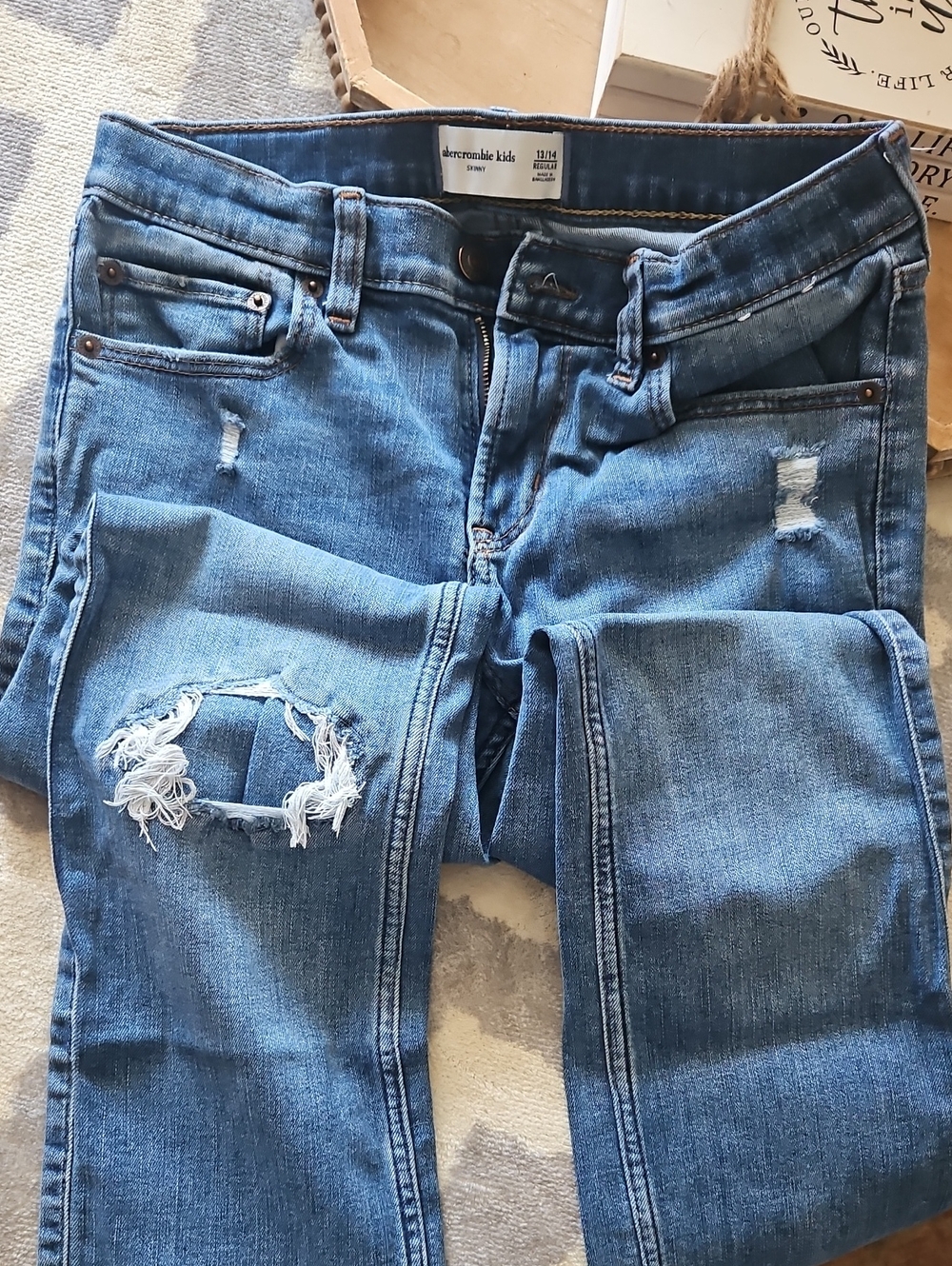 YOUTH BOYS abercrombie kids blue distressed skinny jeans